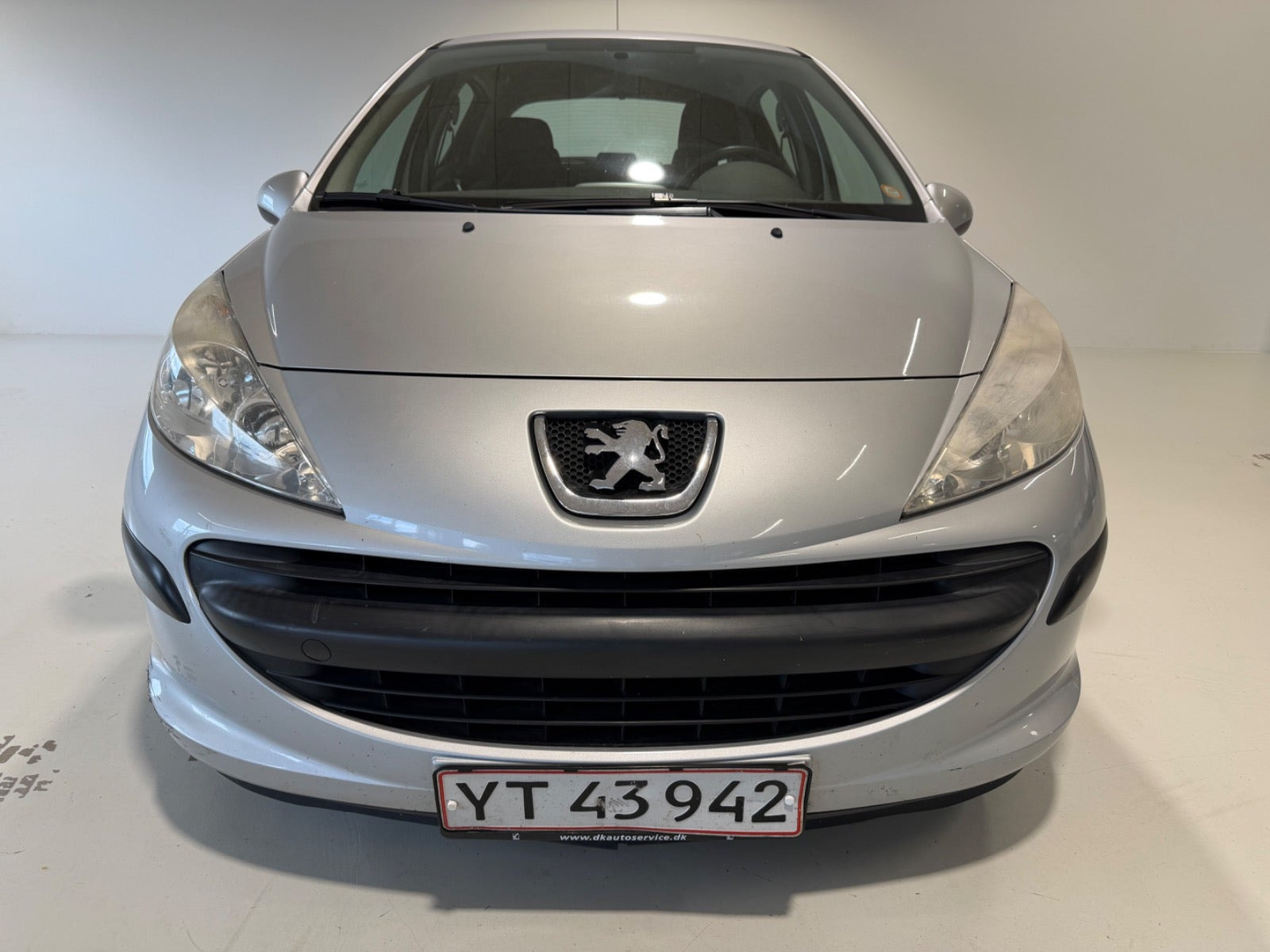 Sølv Peugeot 207 fra 2007