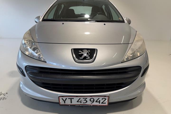 Sølv Peugeot 207 fra 2007