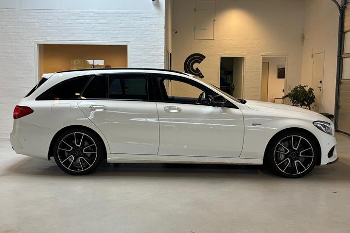Hvid Mercedes C43 fra 2018