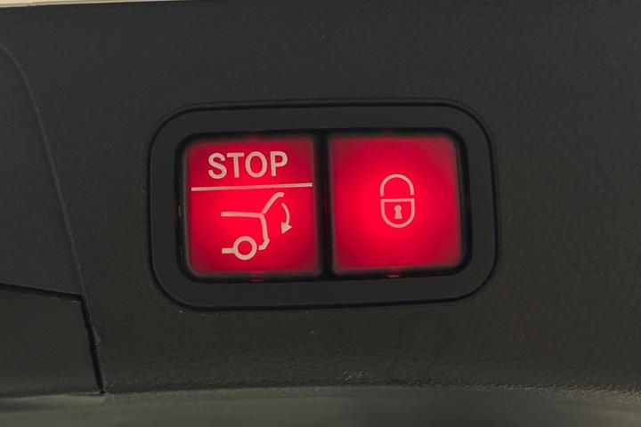 Hvid Mercedes C43 fra 2018