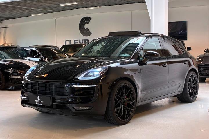 Sort Porsche Macan GTS fra 2016
