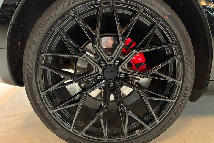 Sort Porsche Macan GTS fra 2016