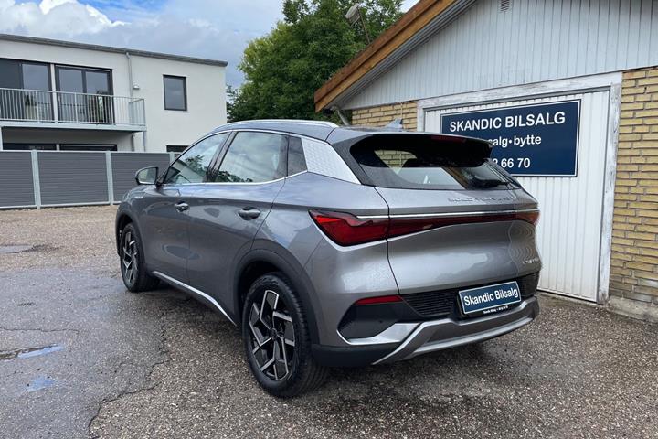 Grå BYD Atto 3 fra 2024