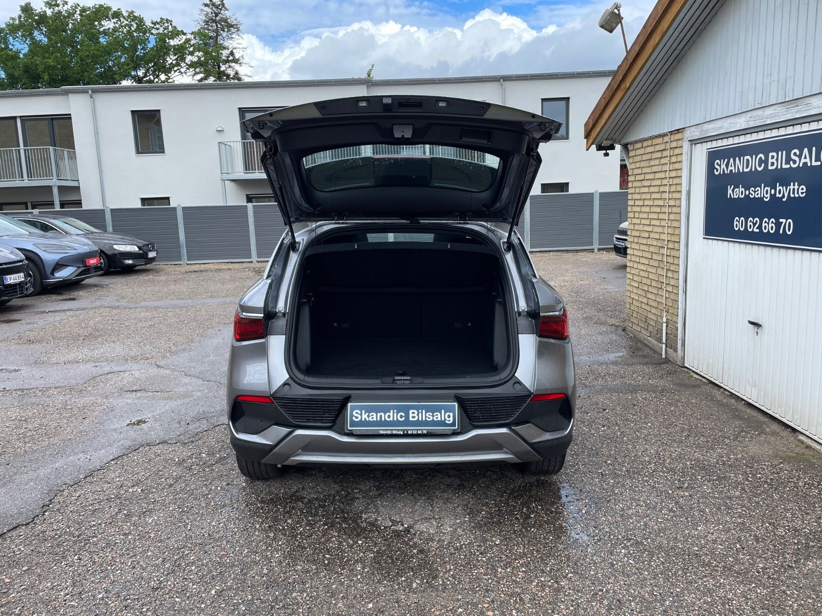 Grå BYD Atto 3 fra 2024