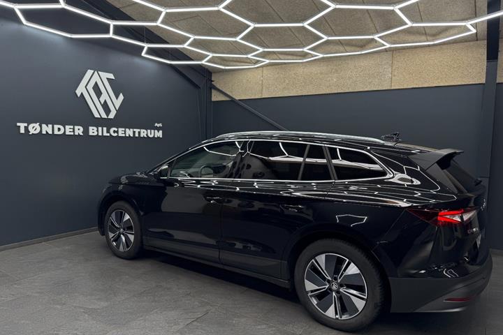Sort Skoda Enyaq fra 2023