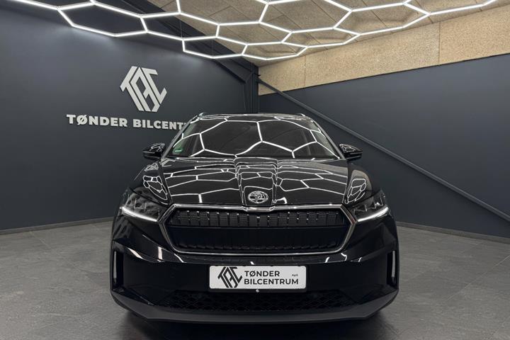 Sort Skoda Enyaq fra 2023