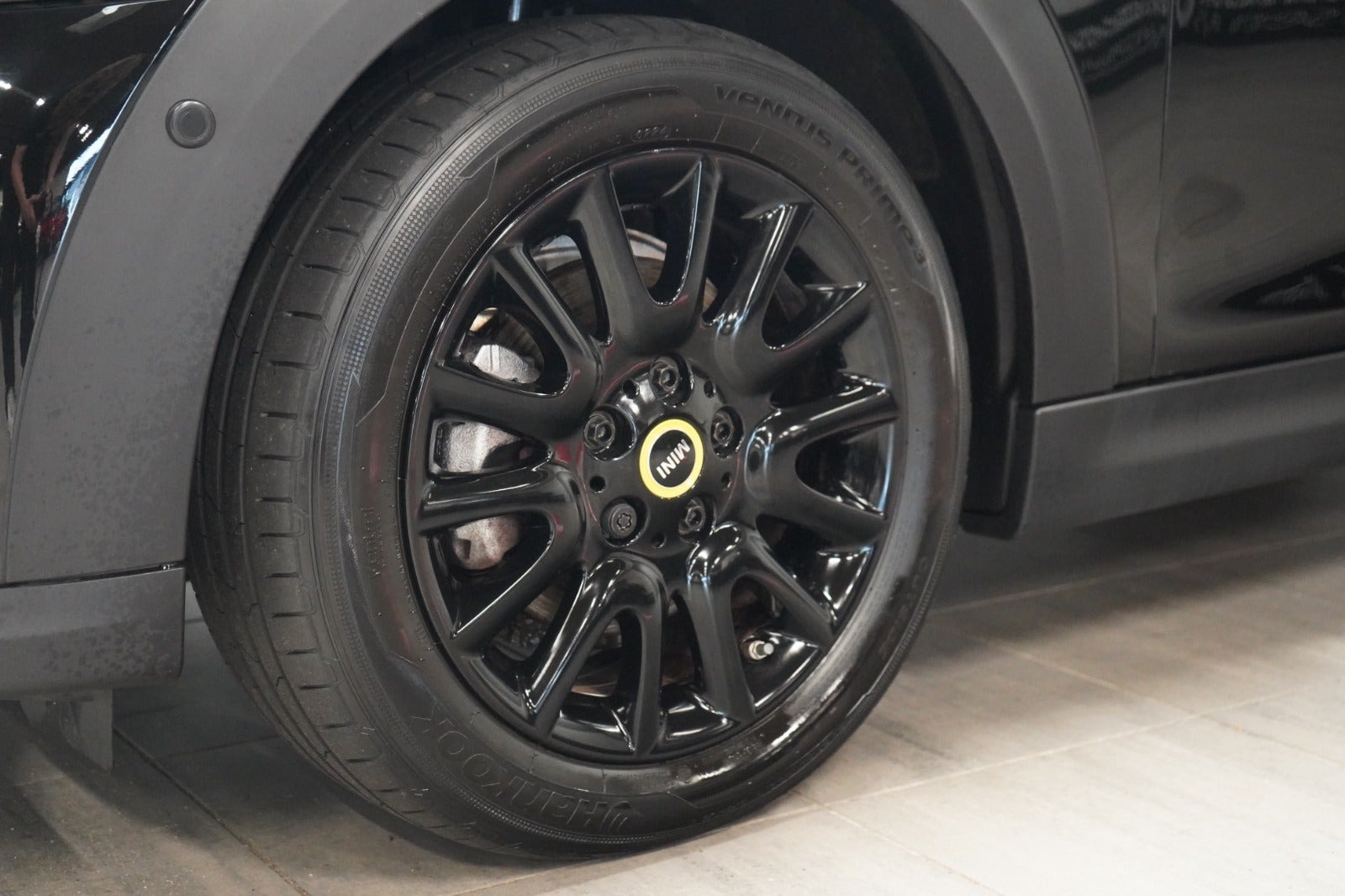 Sort Mini Cooper SE fra 2022