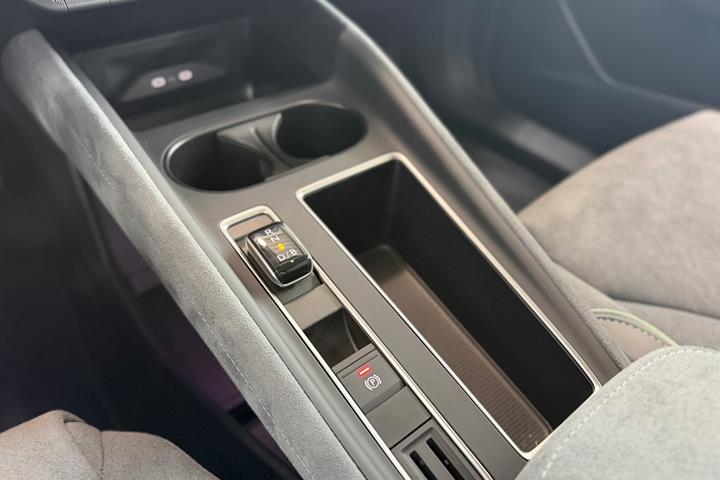 Grå Skoda Enyaq fra 2026