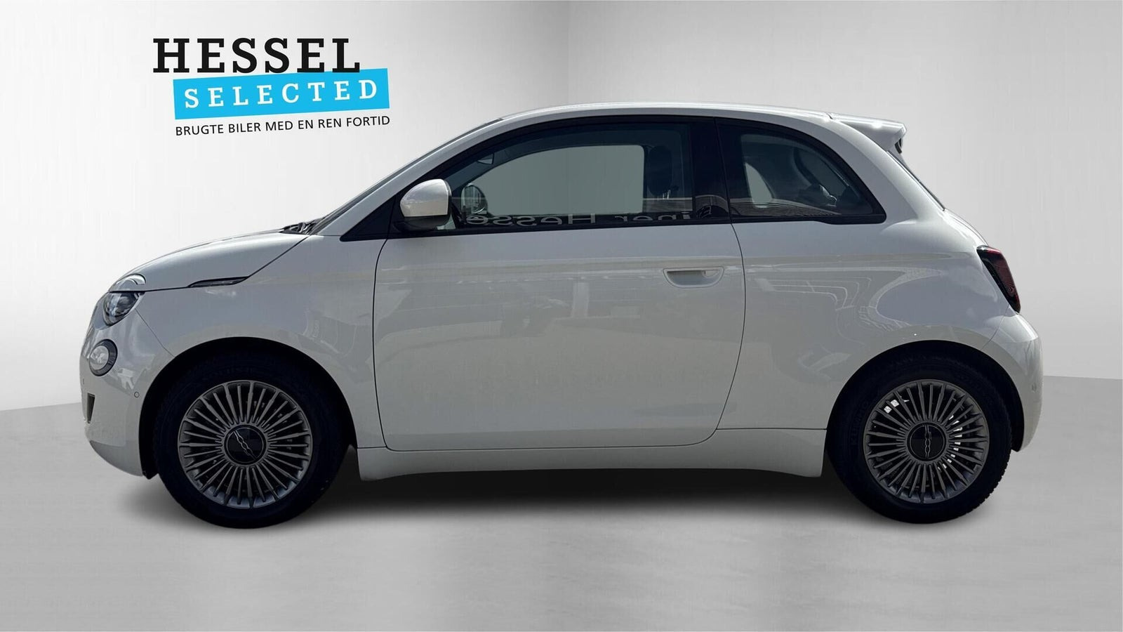 Hvid Fiat 500e fra 2024