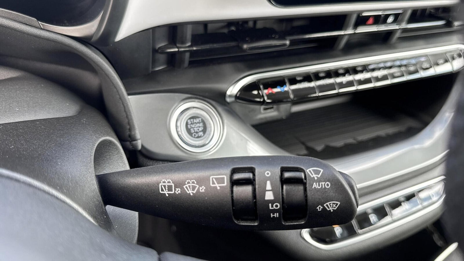 Hvid Fiat 500e fra 2024