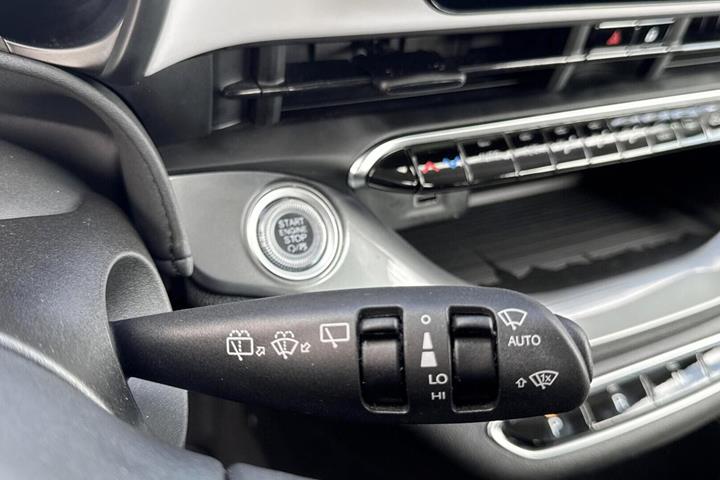 Hvid Fiat 500e fra 2024