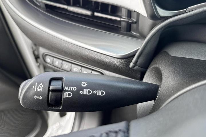 Hvid Fiat 500e fra 2024