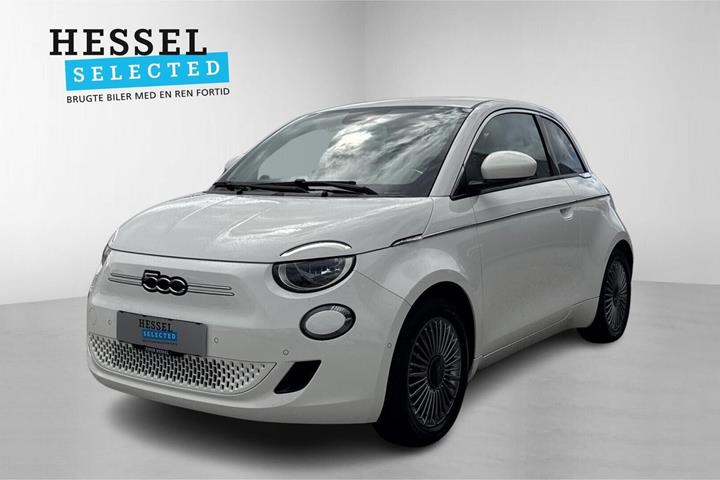 Hvid Fiat 500e fra 2024
