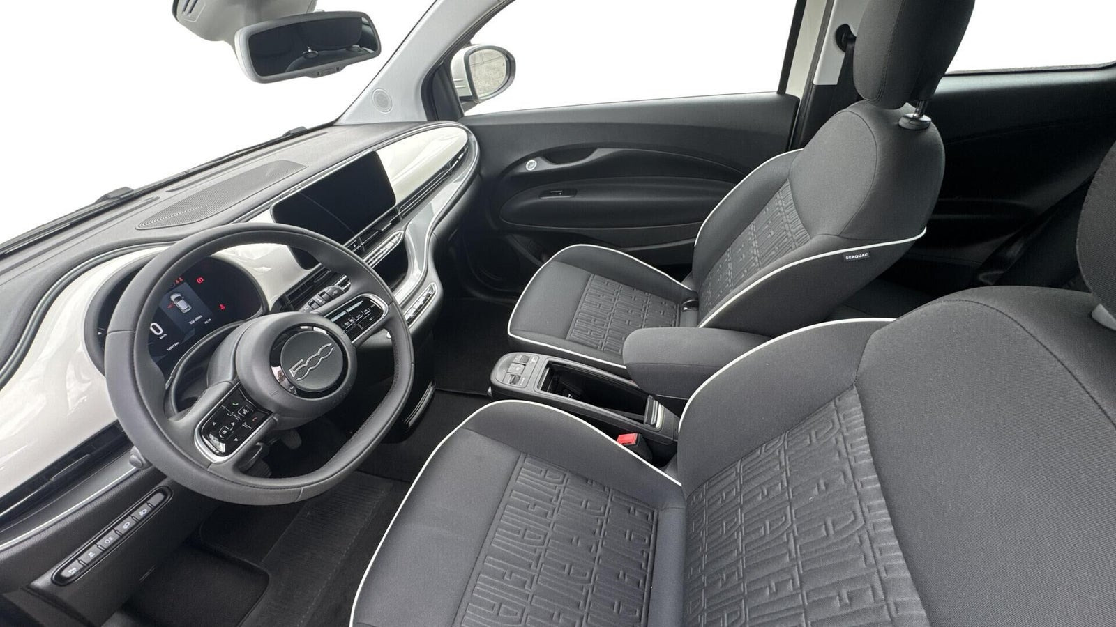 Hvid Fiat 500e fra 2024