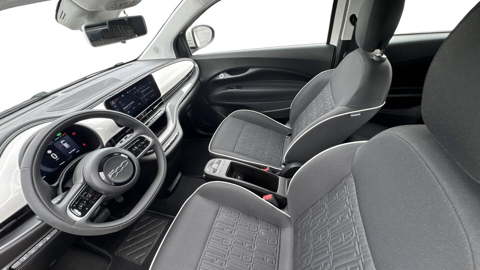 Hvid Fiat 500e fra 2023