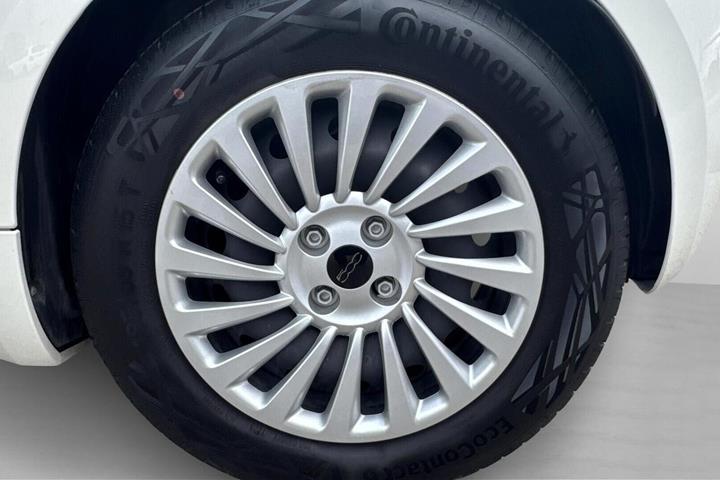 Hvid Fiat 500e fra 2023