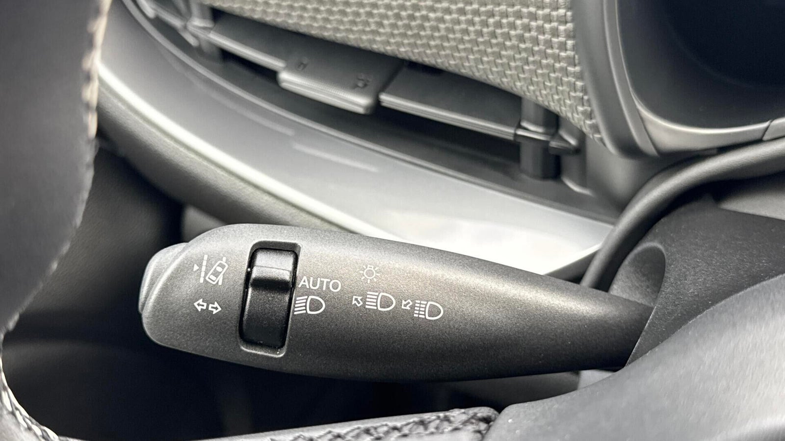 Hvid Fiat 500e fra 2023