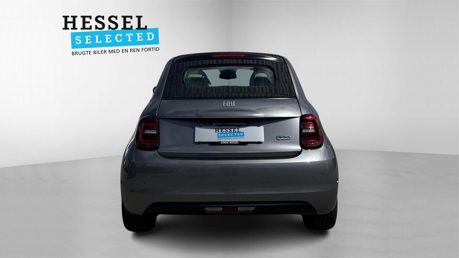 Grå Fiat 500e fra 2023
