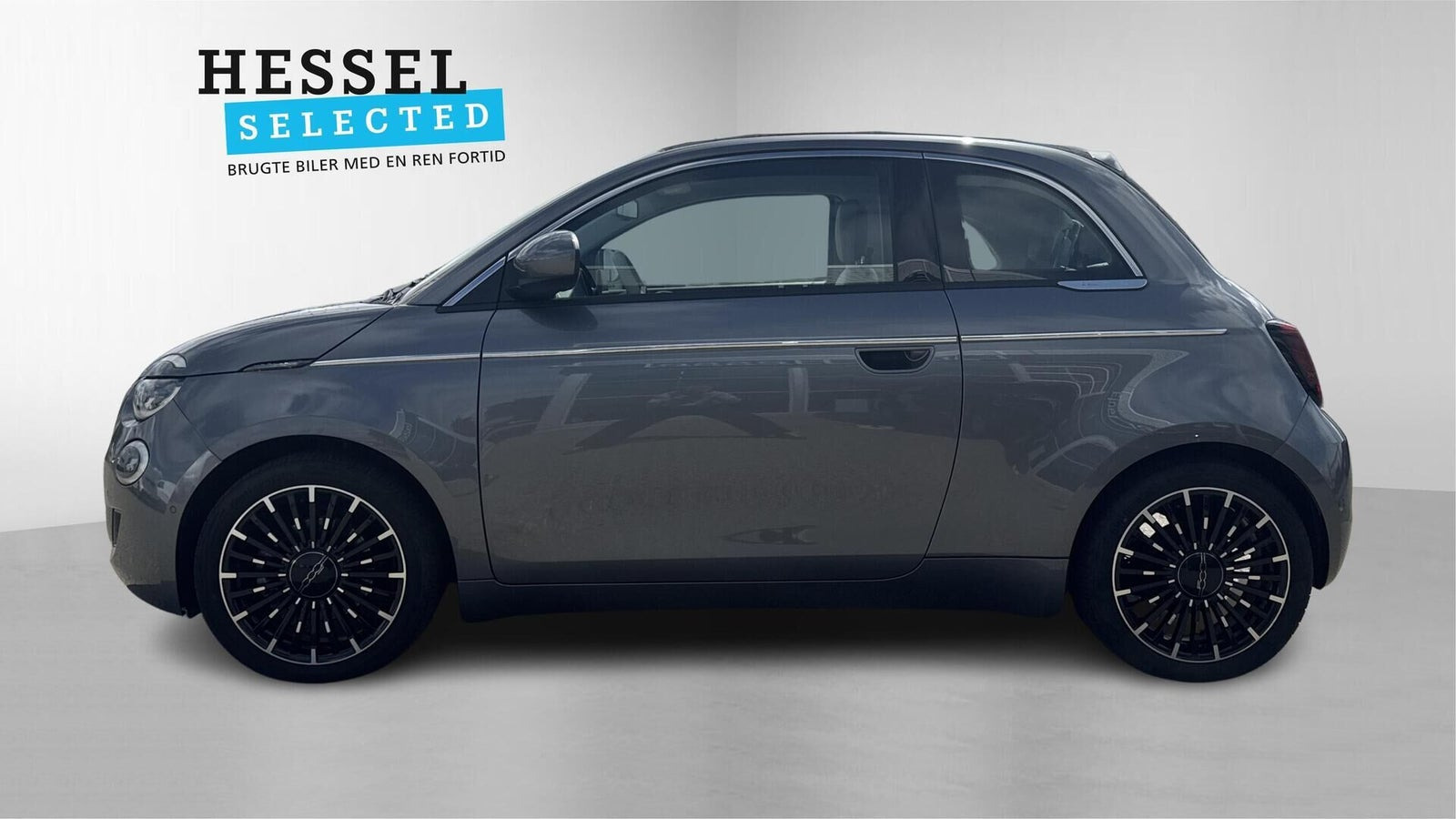 Grå Fiat 500e fra 2023