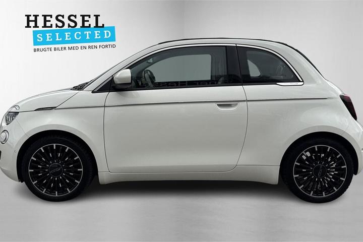 Hvid Fiat 500e fra 2023