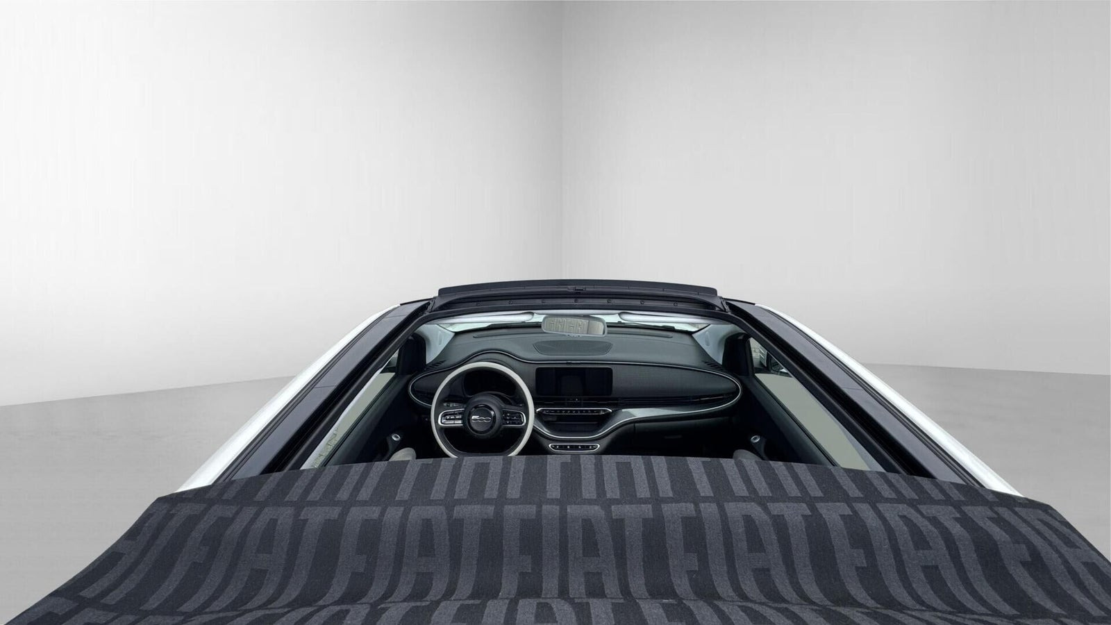 Hvid Fiat 500e fra 2023