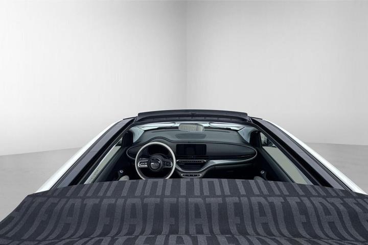Hvid Fiat 500e fra 2023