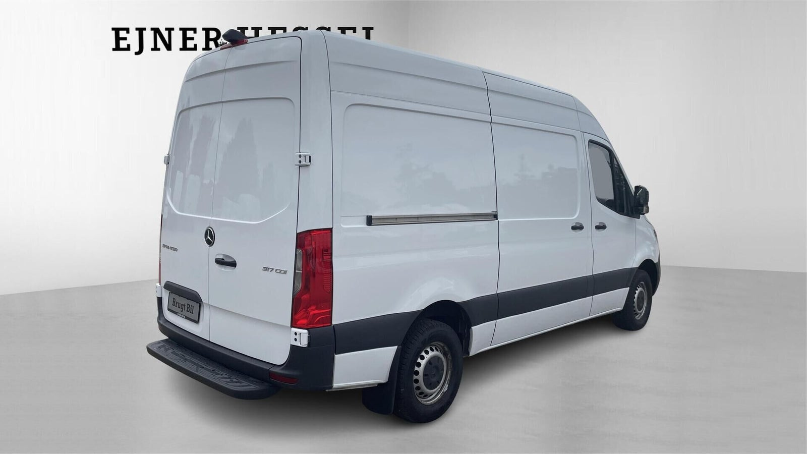 Hvid Mercedes Sprinter 317 fra 2023