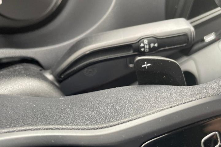 Hvid Mercedes Sprinter 317 fra 2023