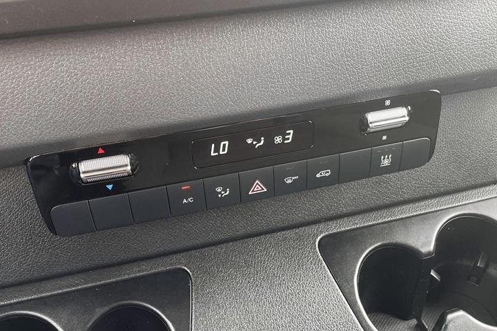 Hvid Mercedes Sprinter 317 fra 2023