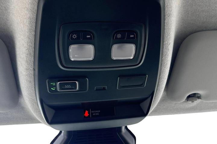 Hvid Renault Trafic fra 2025