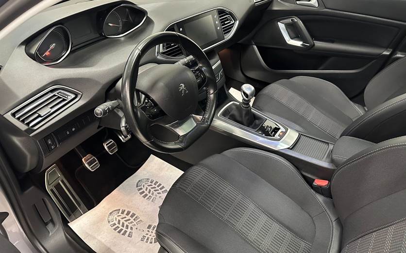 Peugeot 308 1,2 e-THP 130 Allure