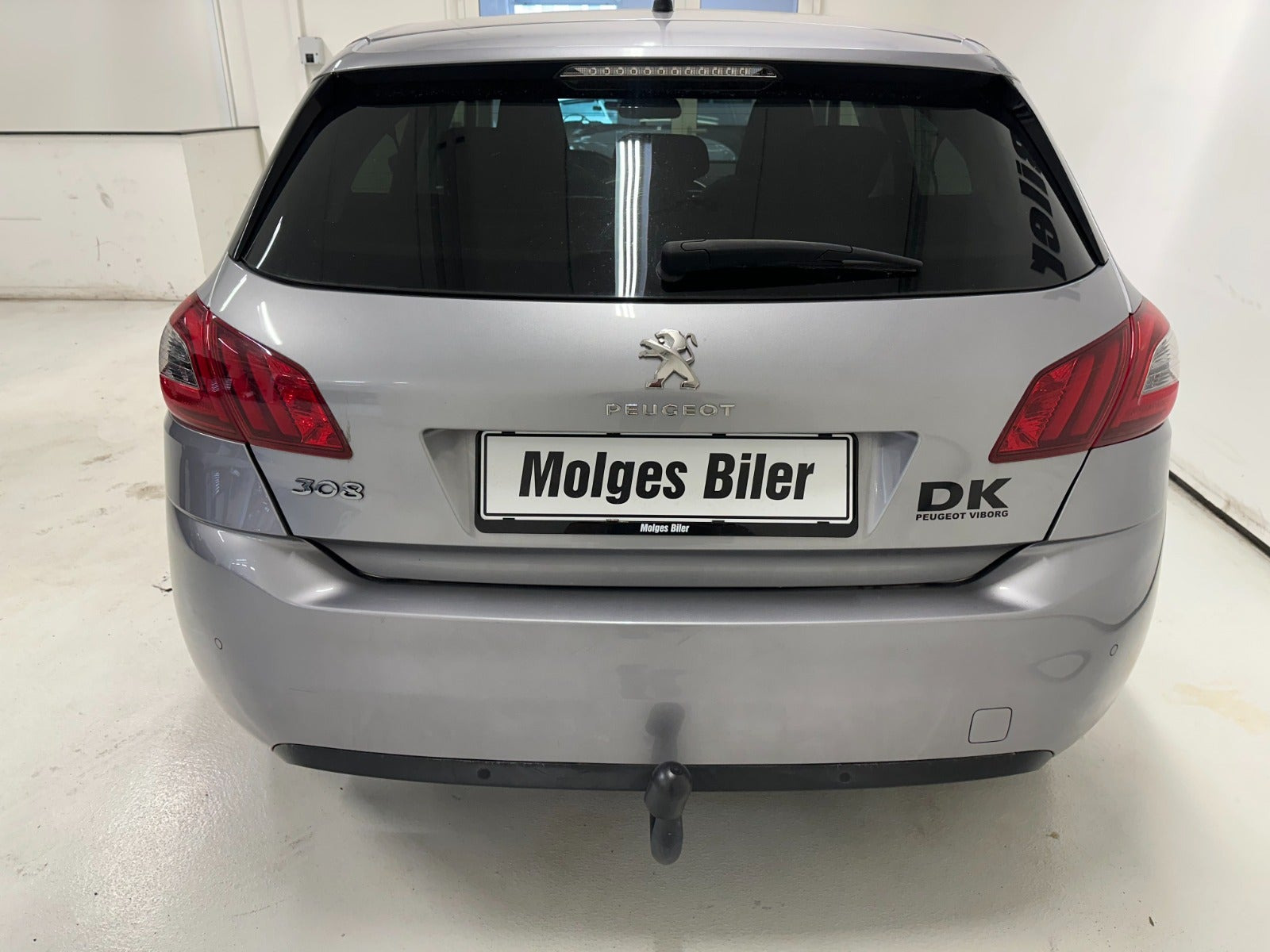 Grå Peugeot 308 fra 2018
