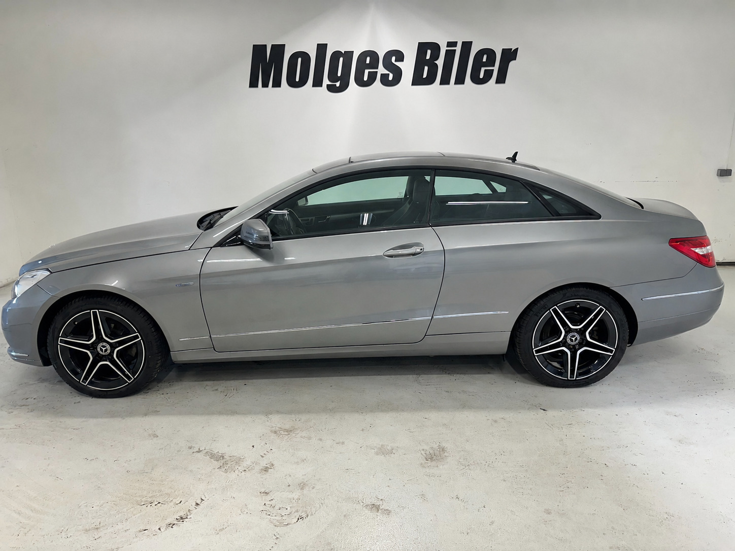 Grå Mercedes E250 fra 2010