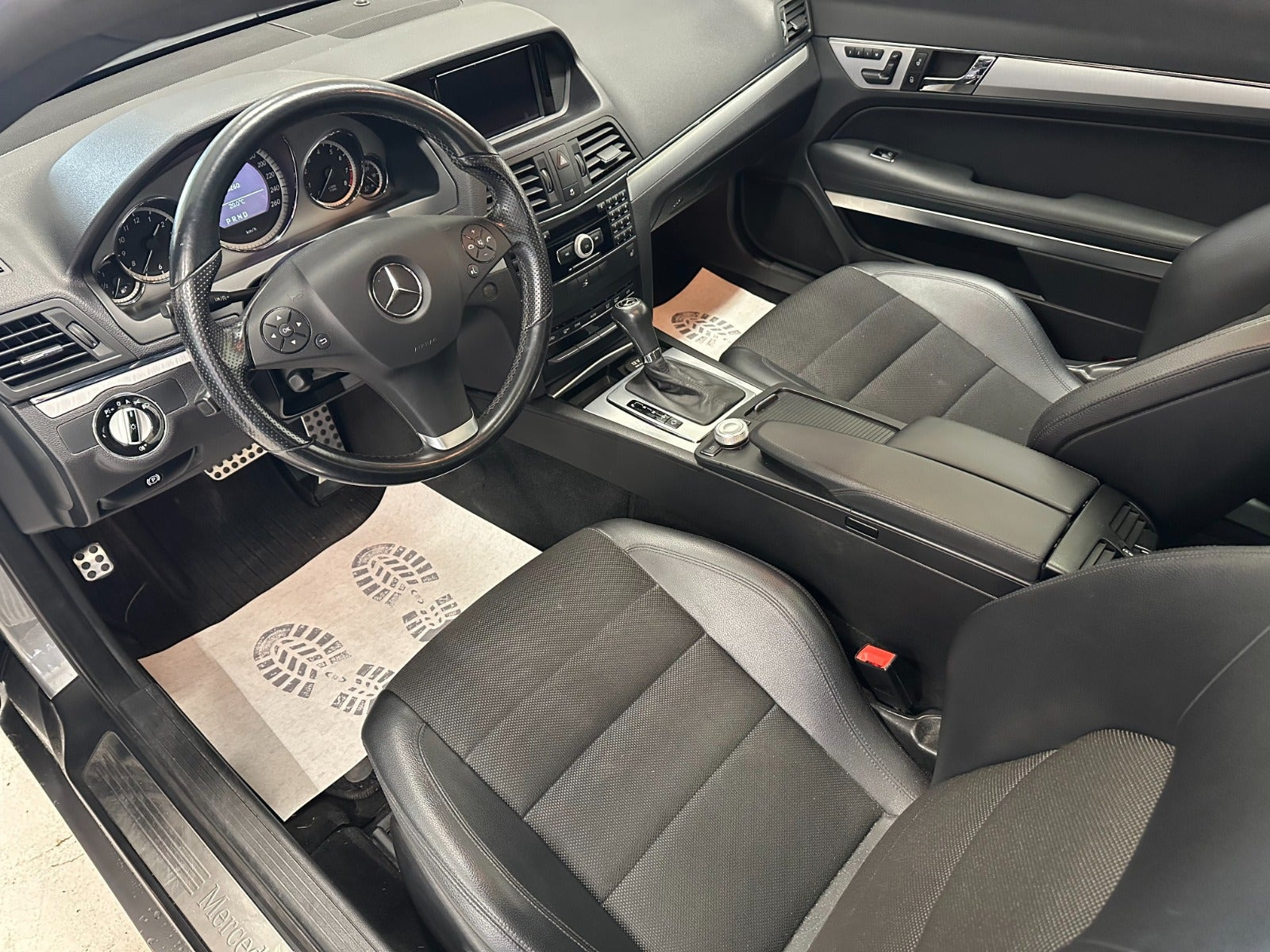 Grå Mercedes E250 fra 2010