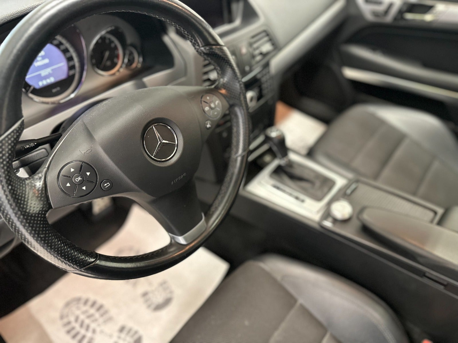 Grå Mercedes E250 fra 2010