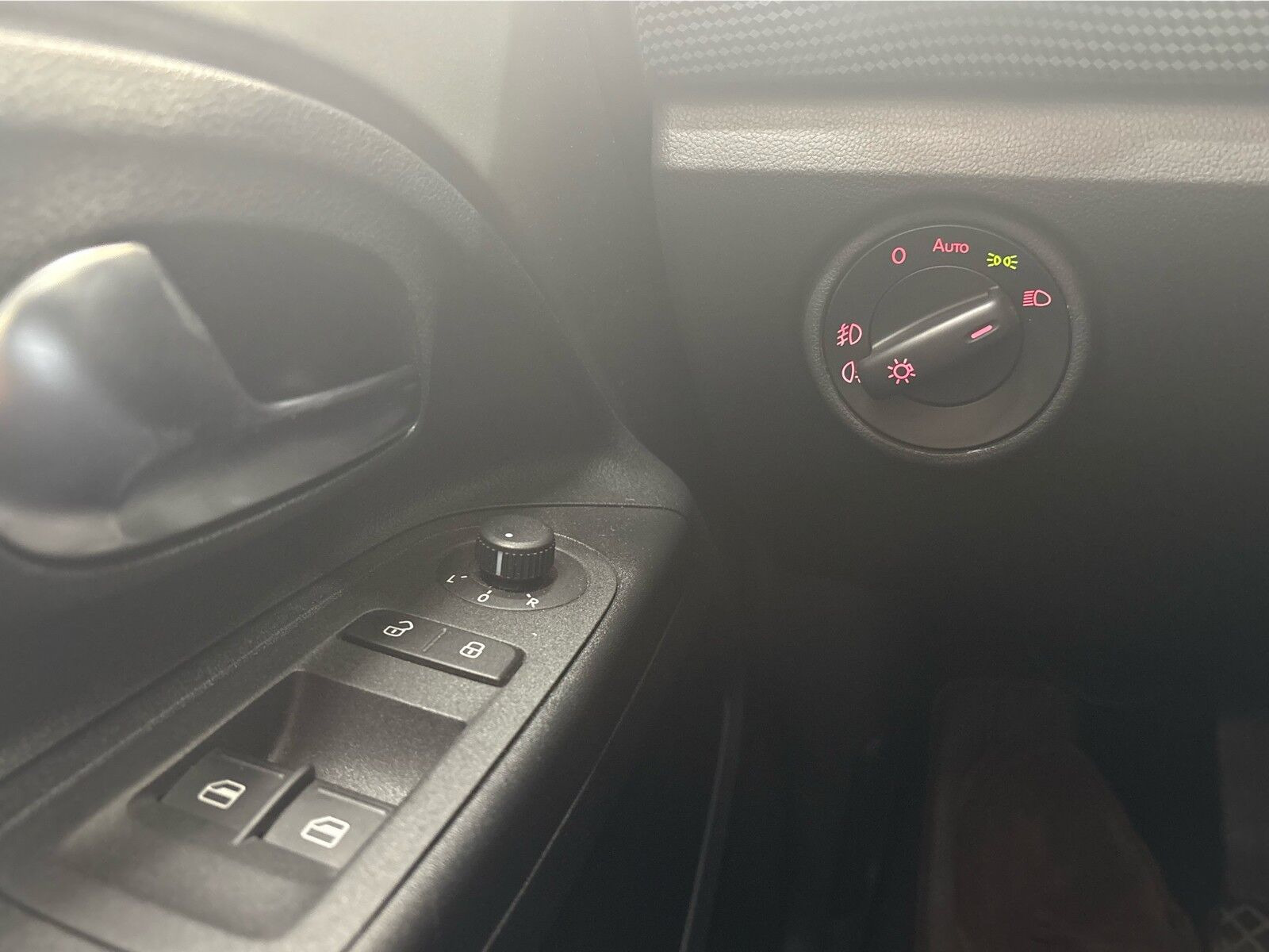 Grå VW UP! fra 2017