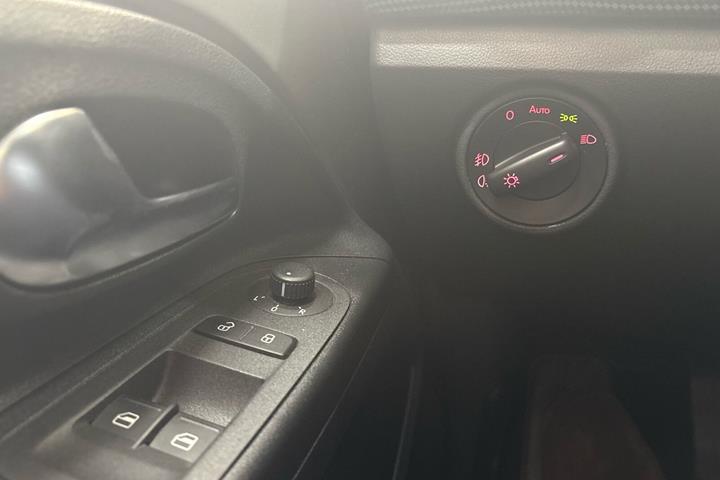 Grå VW UP! fra 2017