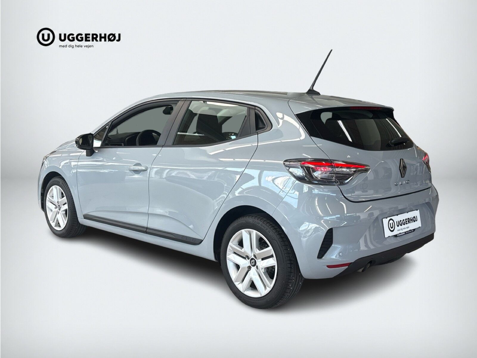 Grå Renault Clio V fra 2024