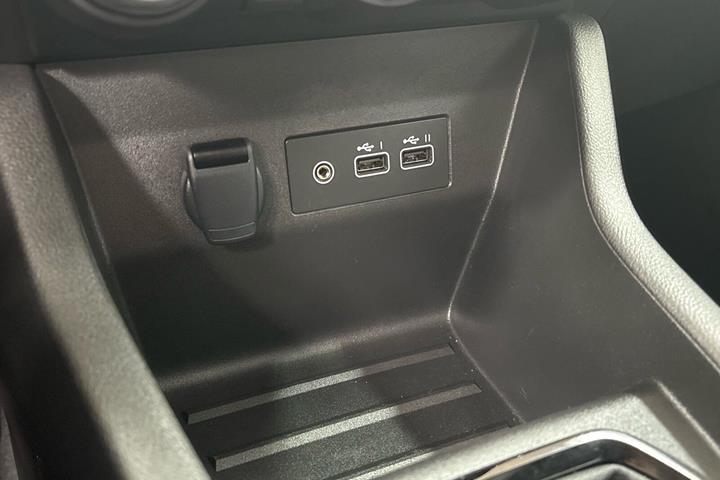 Grå Renault Clio V fra 2024