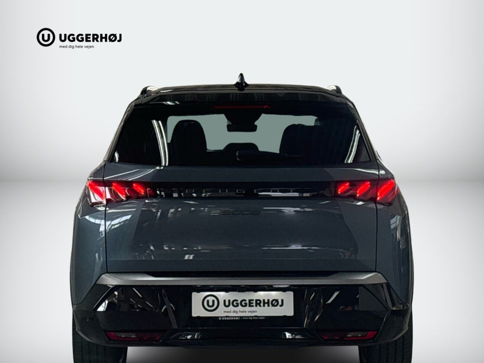 Blå Peugeot e-5008 fra 2025