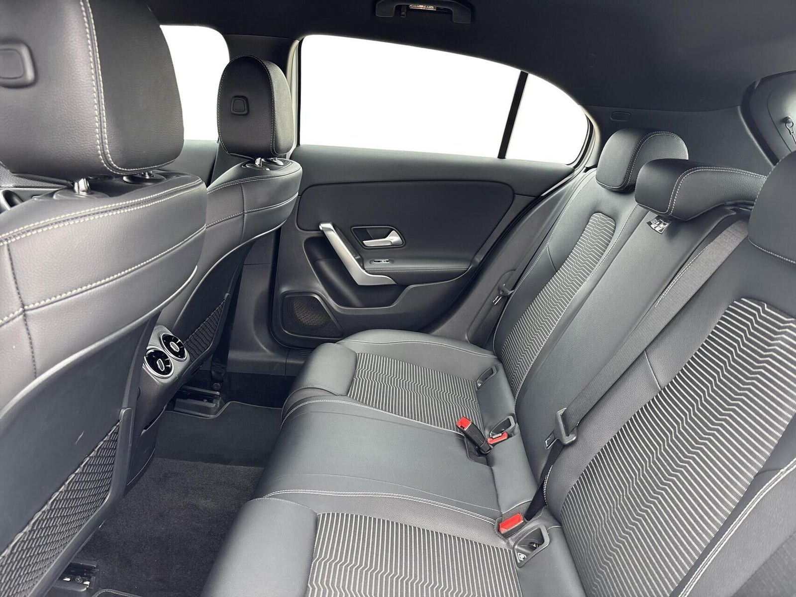 Hvid Mercedes A200 fra 2020