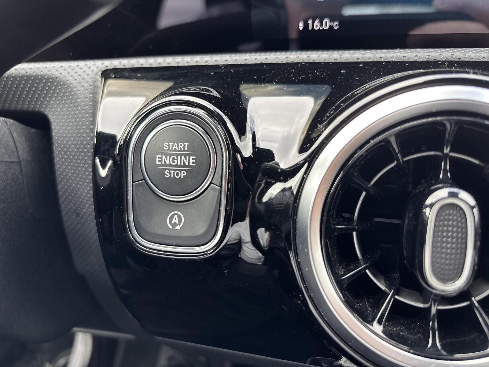 Hvid Mercedes A200 fra 2020