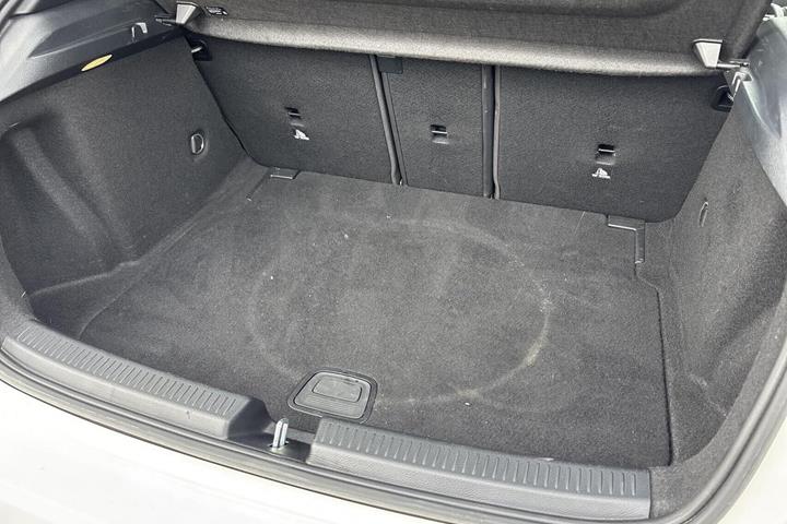 Hvid Mercedes A200 fra 2020