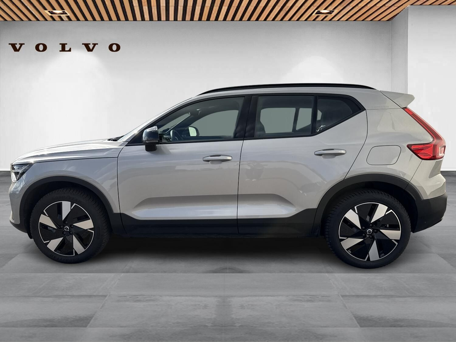Sølv Volvo XC40 fra 2024