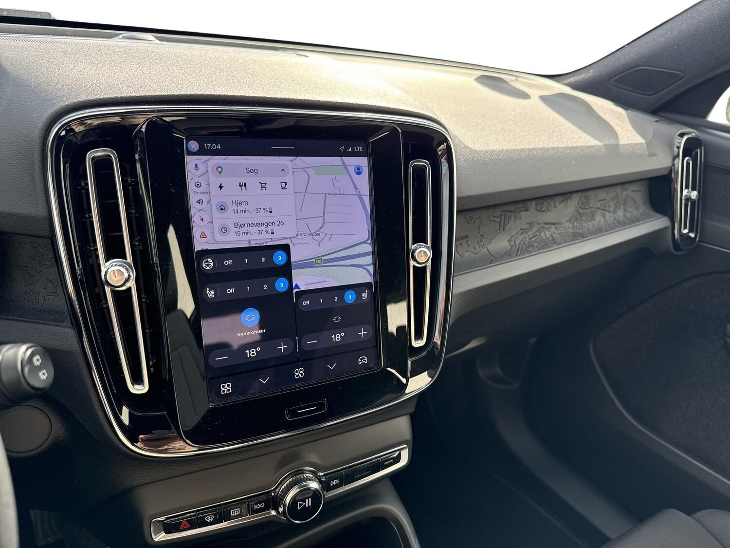 Sølv Volvo XC40 fra 2024