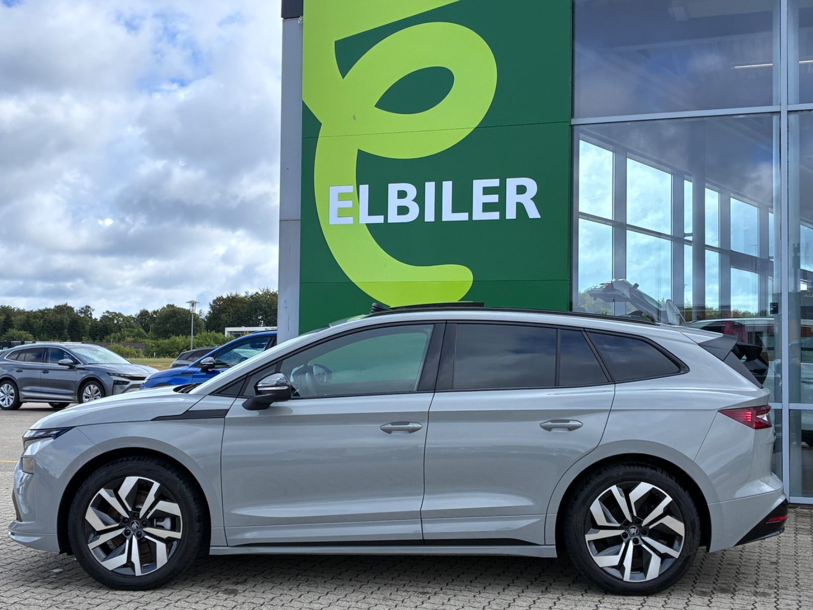 Grå Skoda Enyaq fra 2026