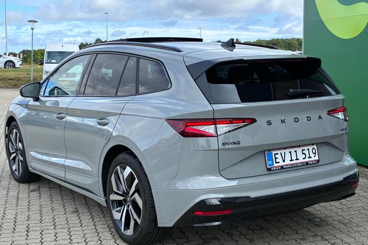 Grå Skoda Enyaq fra 2026