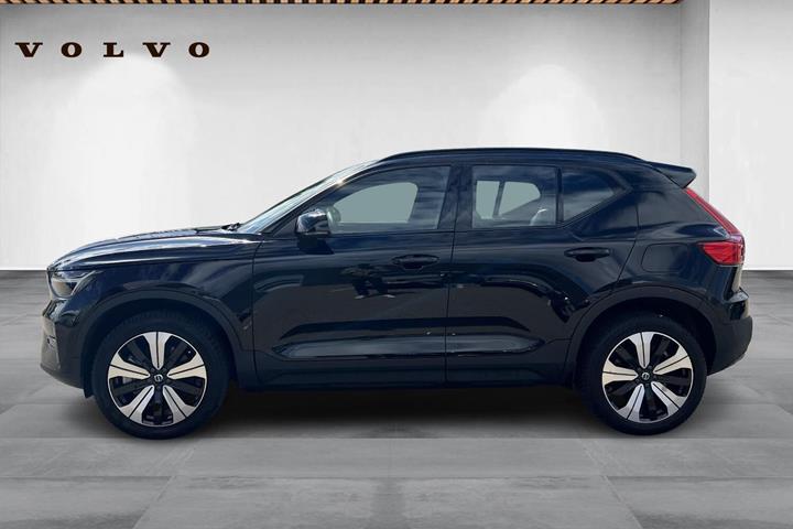 Sort Volvo XC40 fra 2023