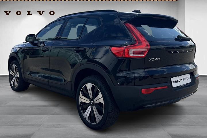 Sort Volvo XC40 fra 2023