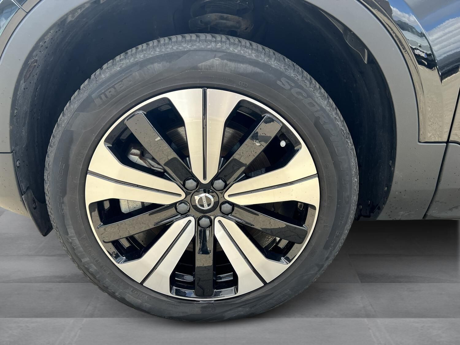 Sort Volvo XC40 fra 2023